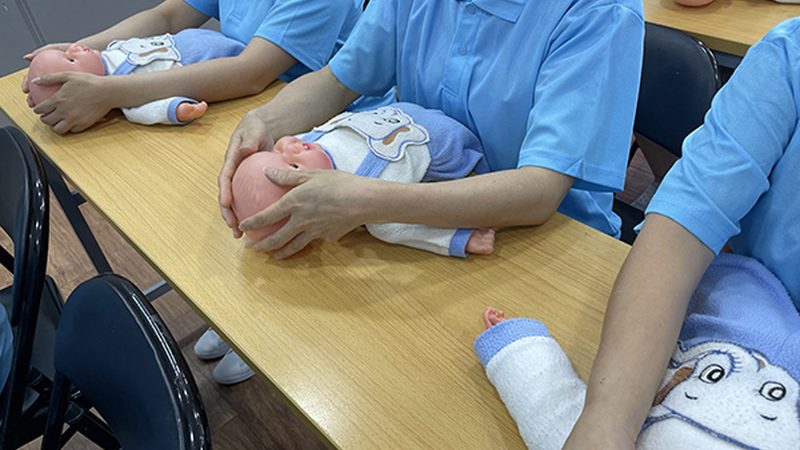 小标题：月嫂服务价格的影响因素